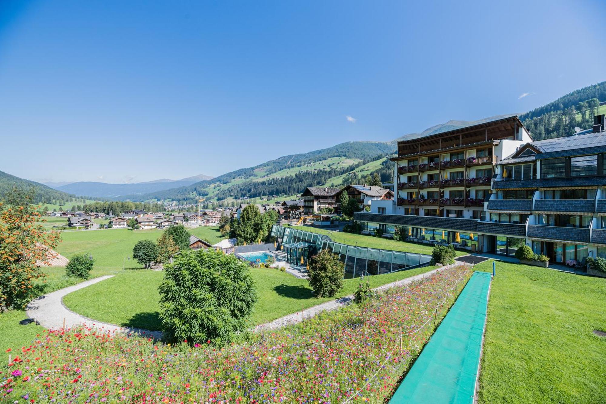 Family Resort Rainer Sexten Ngoại thất bức ảnh