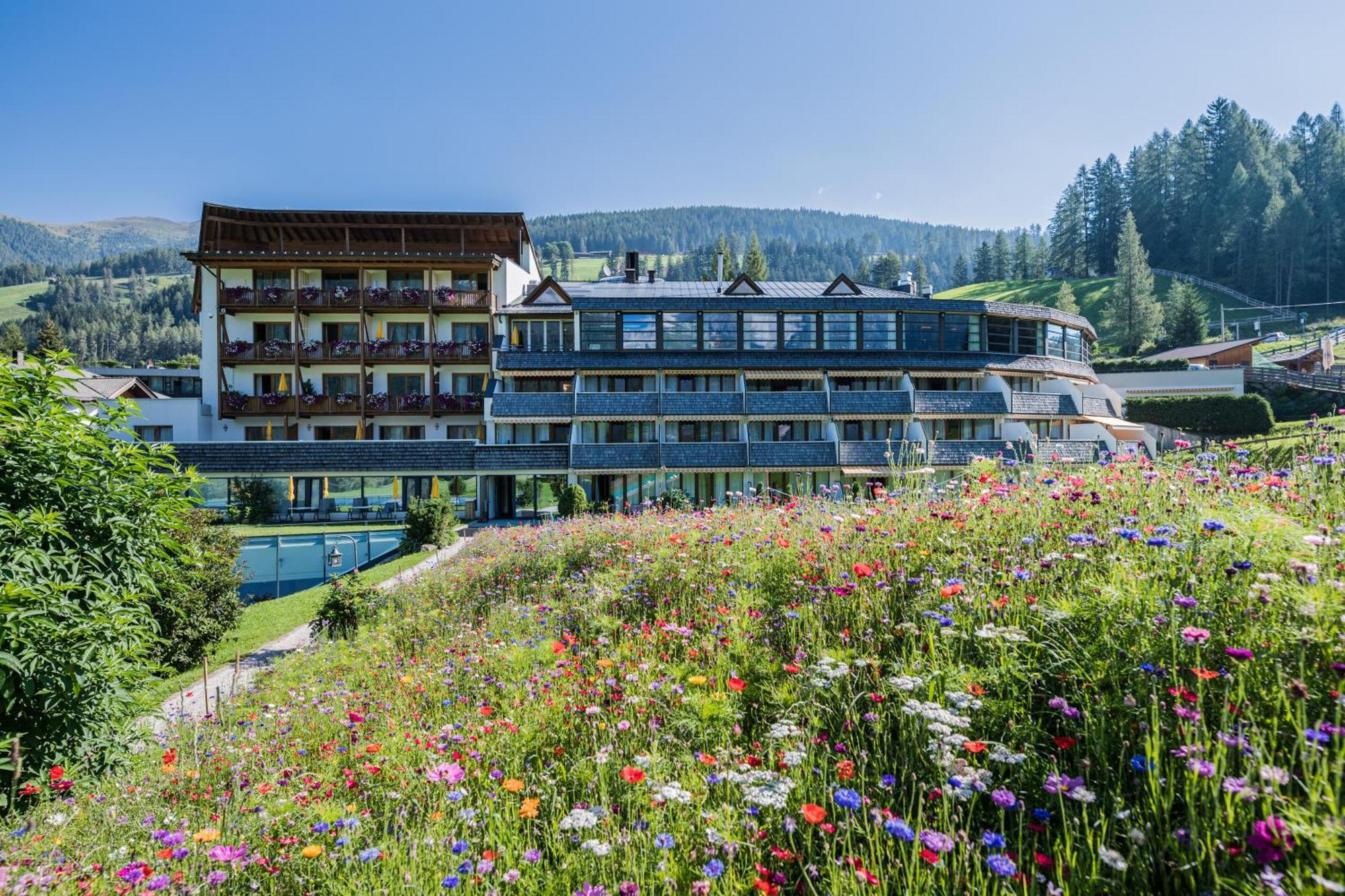 Family Resort Rainer Sexten Ngoại thất bức ảnh