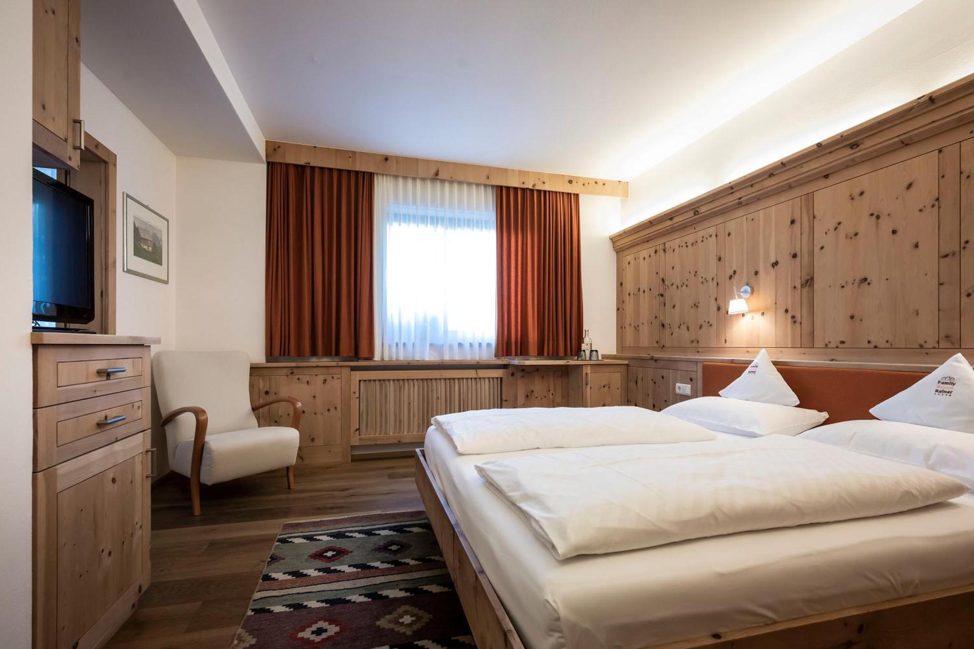Family Resort Rainer Sexten Ngoại thất bức ảnh